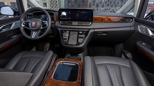 Салон минивена Hongqi HQ9